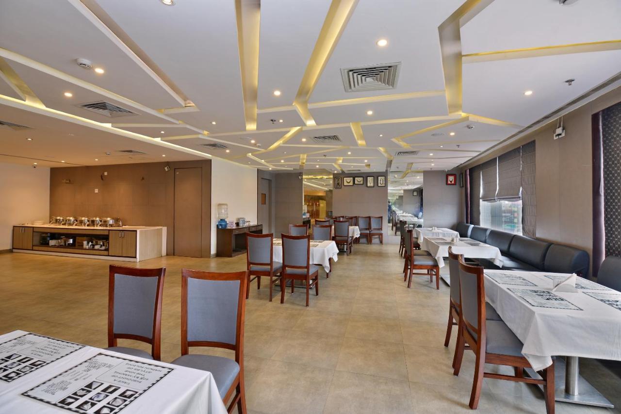 Vaccinated Staff - Capital O 7899 Casa Hotel Kolkata Bagian luar foto