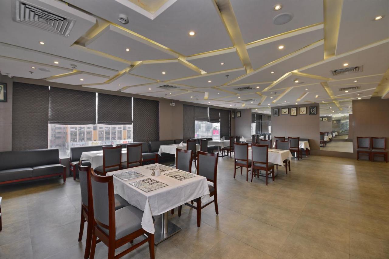 Vaccinated Staff - Capital O 7899 Casa Hotel Kolkata Bagian luar foto